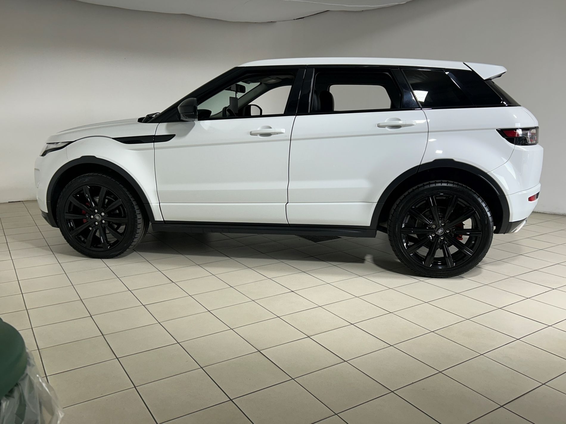 Land Rover Range Rover Evoque Dynamic 2.2 td4 SE 150cv automatico 9 rapporti - Autoviemme